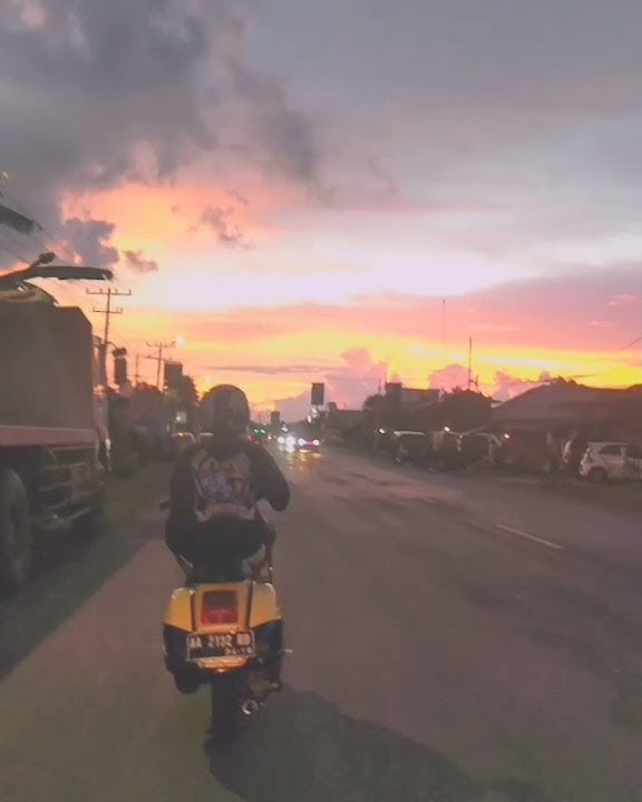 Story Vespa || Sunset