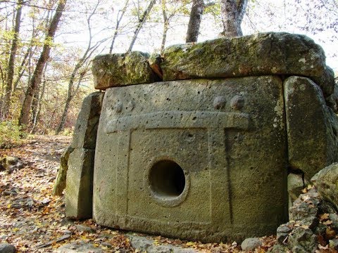 Video: Pazudušie Dolmeni Tika Atrasti Agui-Šapsugā - Alternatīvs Skats