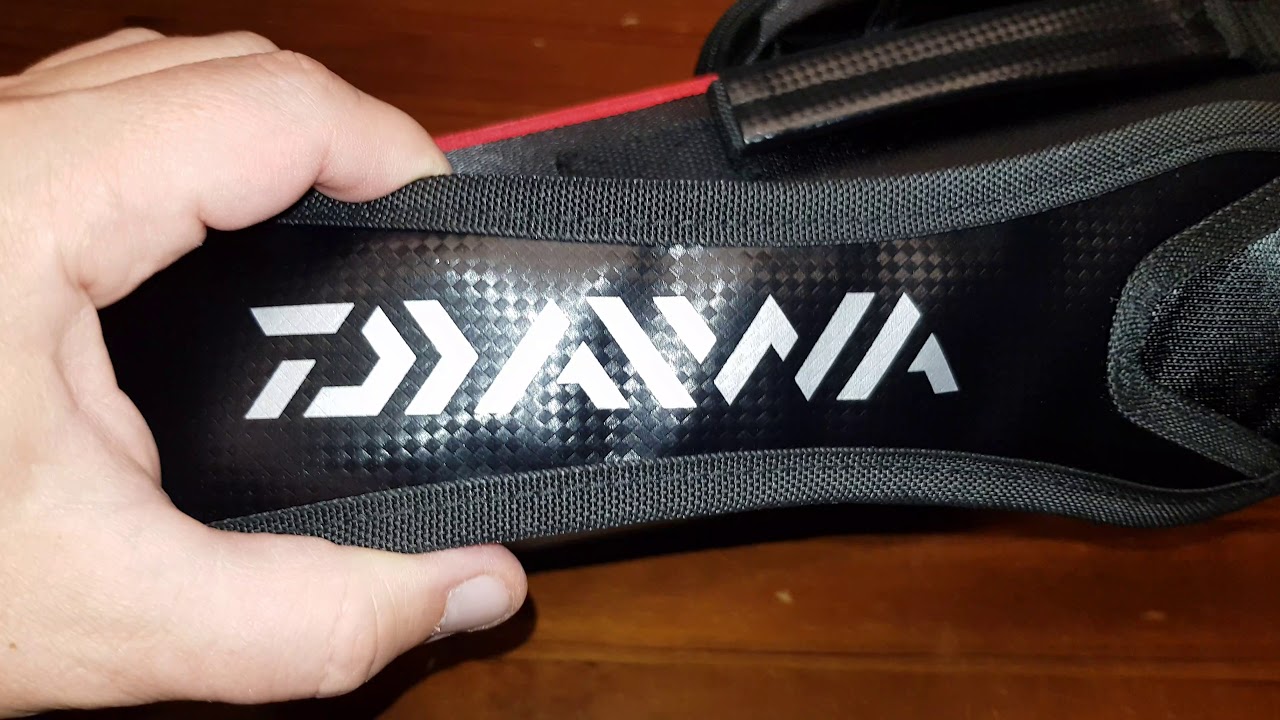 DAIWA HARD ROD CASE 9FT 