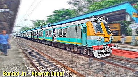 Dangerous 🔥 Gallops EMU Train back to back encounter at Mankundu station-Howrah Bardhhaman Main line