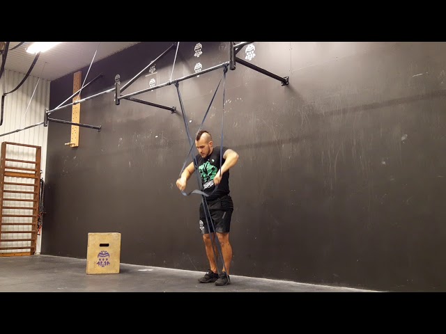 Banded kipping pull-ups 