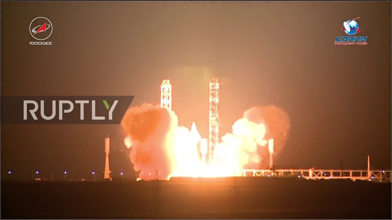 Proton-M Rocket Launches Spanish Satellite Amazonas-5 Into Orbit