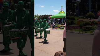 Green army men drummers @MeGingerGiant
