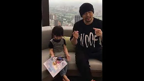 周杰倫表演魔術給Mia看 她的反應卻是… - 天天要聞