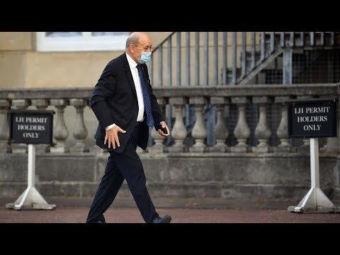 لودريان يصل بيروت في إطار الجهود الفرنسية لتحريك الجمود السياسي في لبنان