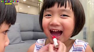 Ruby Và Vani Học Cách Trang Điểm Cho Nhau Hài Hước, Trò Chơi Đóng Vai Gắn Kết Chị Em