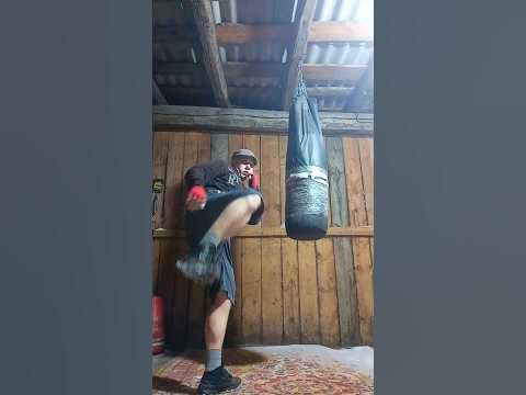ЗАЩИТА ОТ УДАРА НОГОЙ НА УЛИЦЕ #самооборона #мма #спорт #тренировка # ...