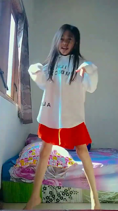 tot tot tot tot mana ada bunyi SMS macan tu @abigailmanis #dance #duet #funny #biel #cosplay