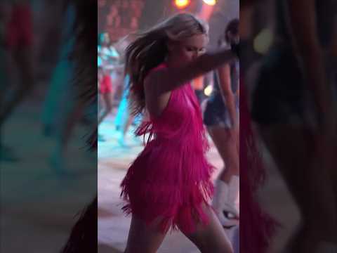 Love seeing all the people dancing as much as I love Miami. The Fan dance video is up now daleee!