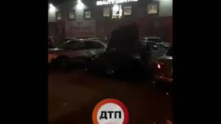 В Киеве взорвали авто, водителю оторвало руку