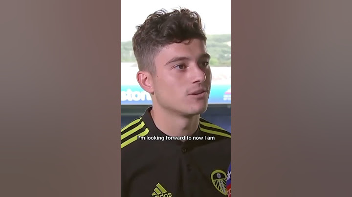 The loud roar that Dan James got from Leeds Fans 😂
