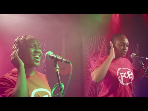 Maya & Ella live performance