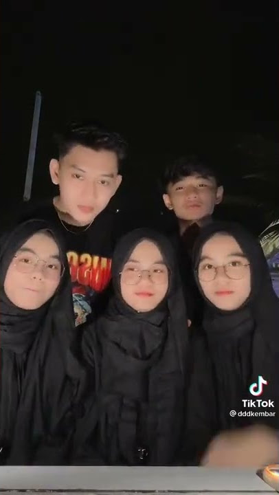 TikTok Dita Dina Dini Hitam Hitam nih Ala DDD kembar 💕 #shorts