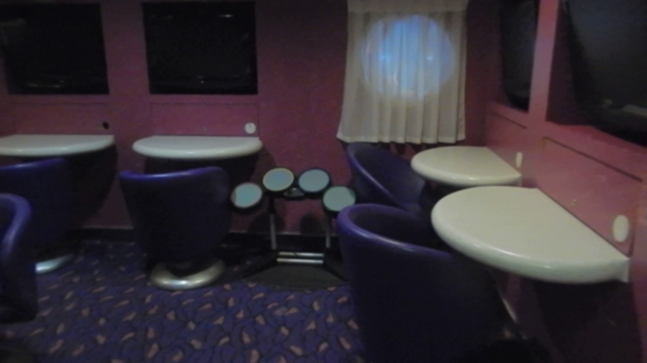 Coral Princess - teen lounge