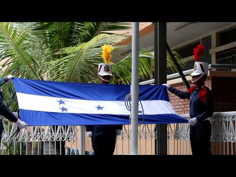 Vídeo: Com Plegar La Bandera