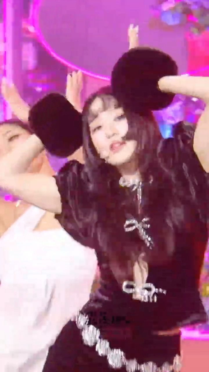 HER - MINNIE #HER #MINNIE #민니 #GIDLE #여자아이들 #Shorts #MusicBank | KBS WORLD TV