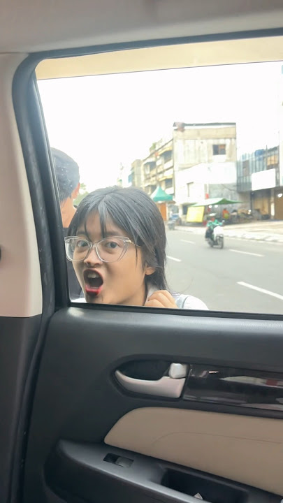 TINGKAH LARAS YANG MEMBAGONGKAN