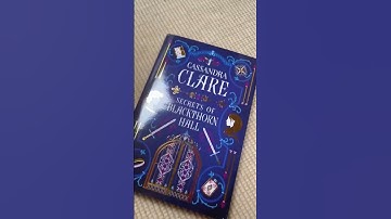 I finally got my hands on this new #shadowhunters book by #cassandraclare 🙌🏼⚔️