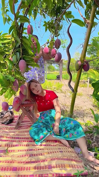 งูมาจากไหน😱 Sleeping soundly, I was startled by a big snake. #funny #hahahahaha #reelsfb #fb#คลิปตลก