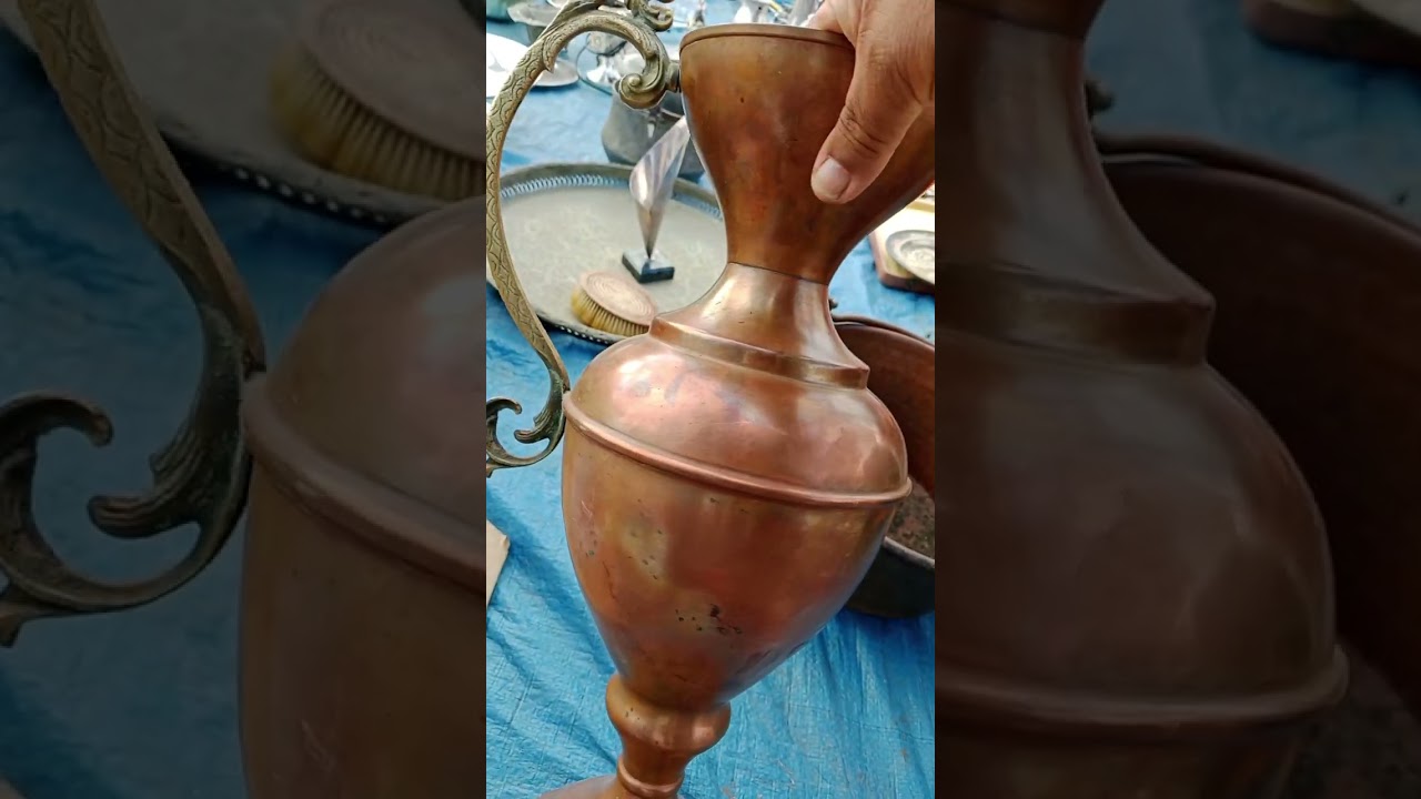 هناك اواني معدنية لها قيمة وغير في الجوطية