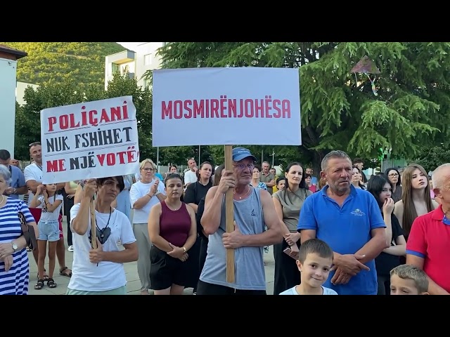 Poliçani sërish në protestë/ 15 anëtarë të Këshilli Bashkiak dorëhiqen, thirrje bashkive të tjera