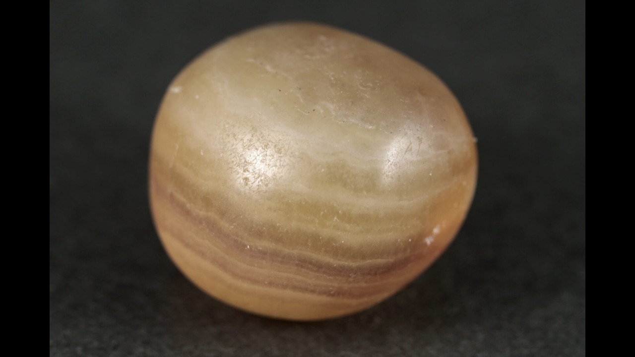螢石 フローライト(蛍石)タンブル 18.5g / Fluorite Tumble Stone - YouTube