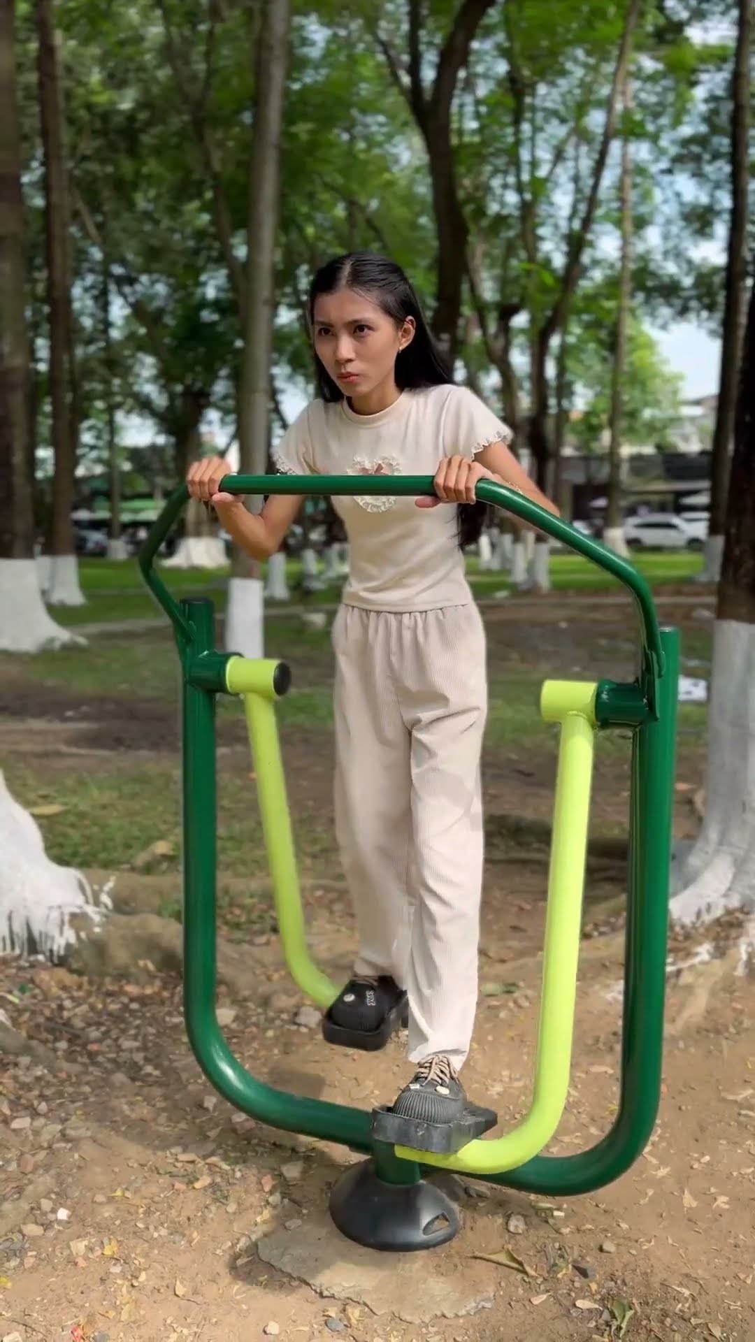 LNS - Đấu cùng dụng cụ tập thể dục || Compete with exercise equipment #shorts