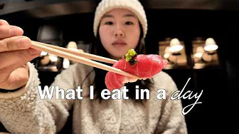 What I eat in a day in NYC | cafe hopping & local eats