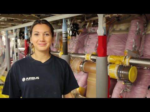 Ausbildung zur Fluggerätmechanikerin