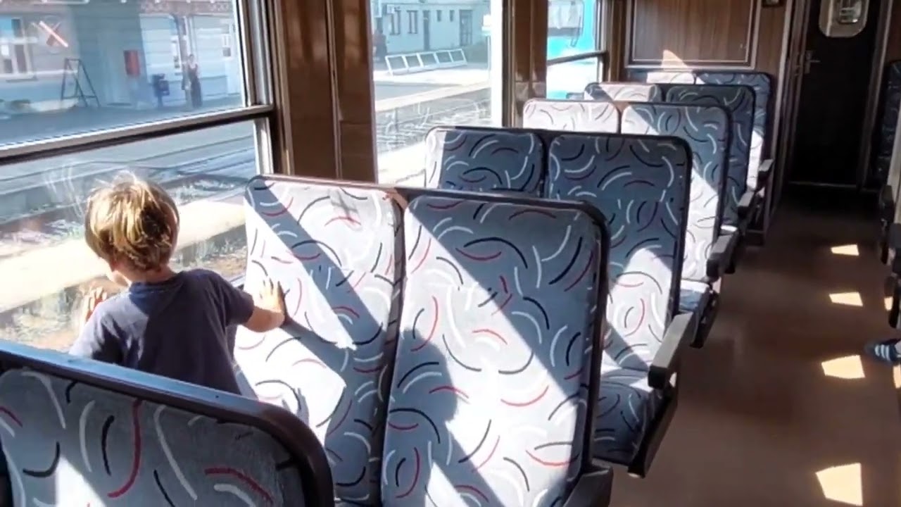 Inside the train HŽ series 7122 train w/plow Unutrašnjost  7122, raličar 