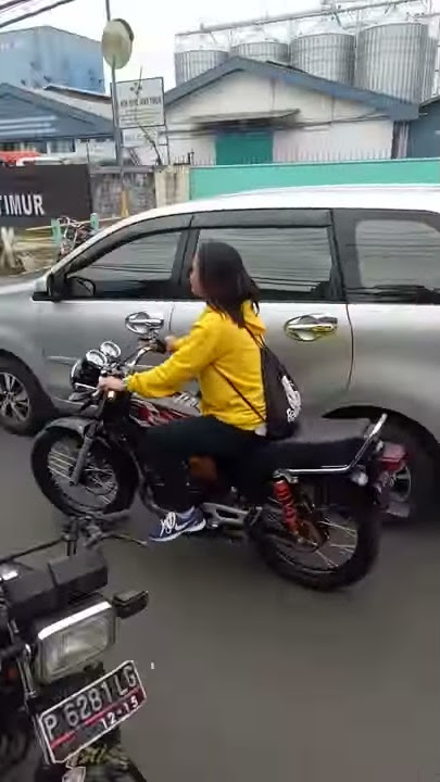 Cewek cantik Naik RX. King