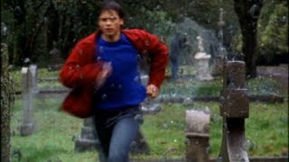 Clark Kent's Powers - Super Speed -- (Smallville - S2-3; E2)