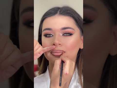 Video: Soyuducu dodaq makiyajı üçün Dior Addict Lak Çubuğu