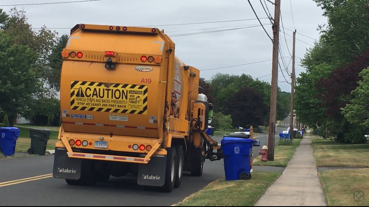 Peterbilt 520 Labire Automizer On Trash A19 - YouTube