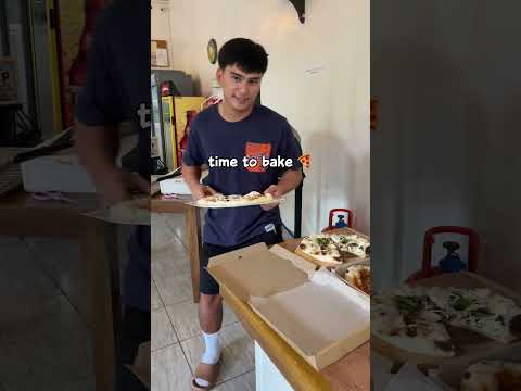 Let’s bake Pizza 😍🍕 #business #smallbusiness #pizza #shorts