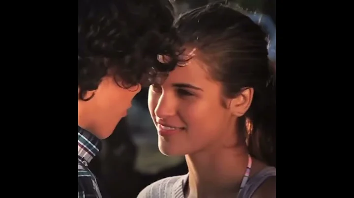 Louis kinda looks upset ngl😅💚💙 #onedirection #harrystyles #louistomlinson  #larrystylinson