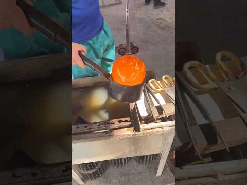      کارگاه شیشه گری سنتی هنر شیشه و آتش
