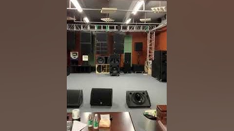 VERA20 line array and S32 subwoofer