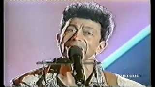 Video thumbnail of "Edoardo Bennato - Ogni favola é un gioco (Live acustica) - 11-04-1992"