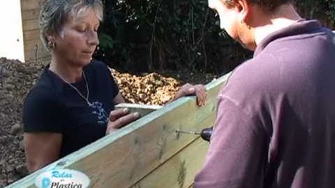 How to install a Wooden Pool Part 4/13 - Vertical Braces - DIY