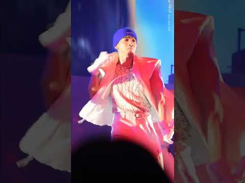 신곡 퍼포는 콘서트에서만 볼수있어서 슬퍼ㅠ