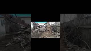Снос дома на юге, коммуникации