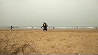 صبحية زوينة وبارد الحال الجو يسلام في الشاطئ.