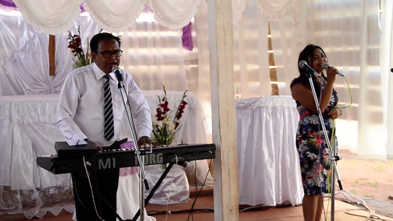 FIJALIANA / Pasteur Sacha & Lanto