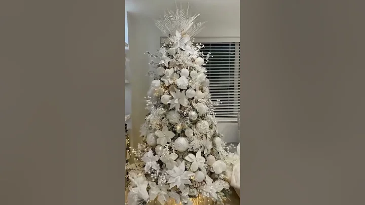 Let's decorate a white Christmas tree ! #shortvideo  #christmas #christmastree #video  #shortsvideo