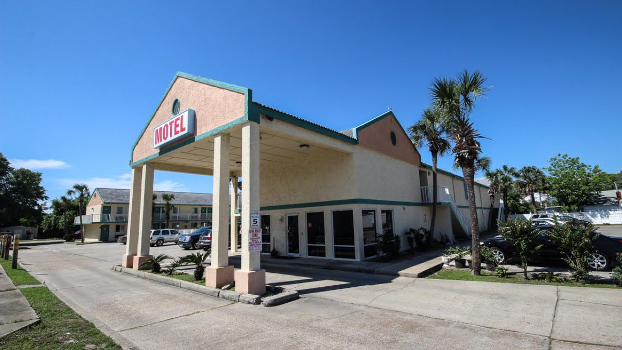 Coconut Grove Motor Inn - Panama City Beach, Florida Motel Rentals