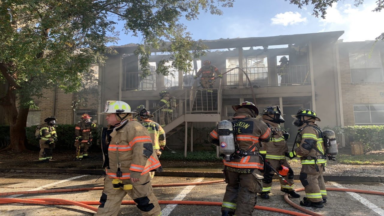 15 families displaced by apartment fire - YouTube