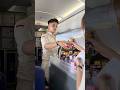 Pramugara Ganteng Super Air Jet Lagi Jualan dalam Pesawat 😁😁👍👍