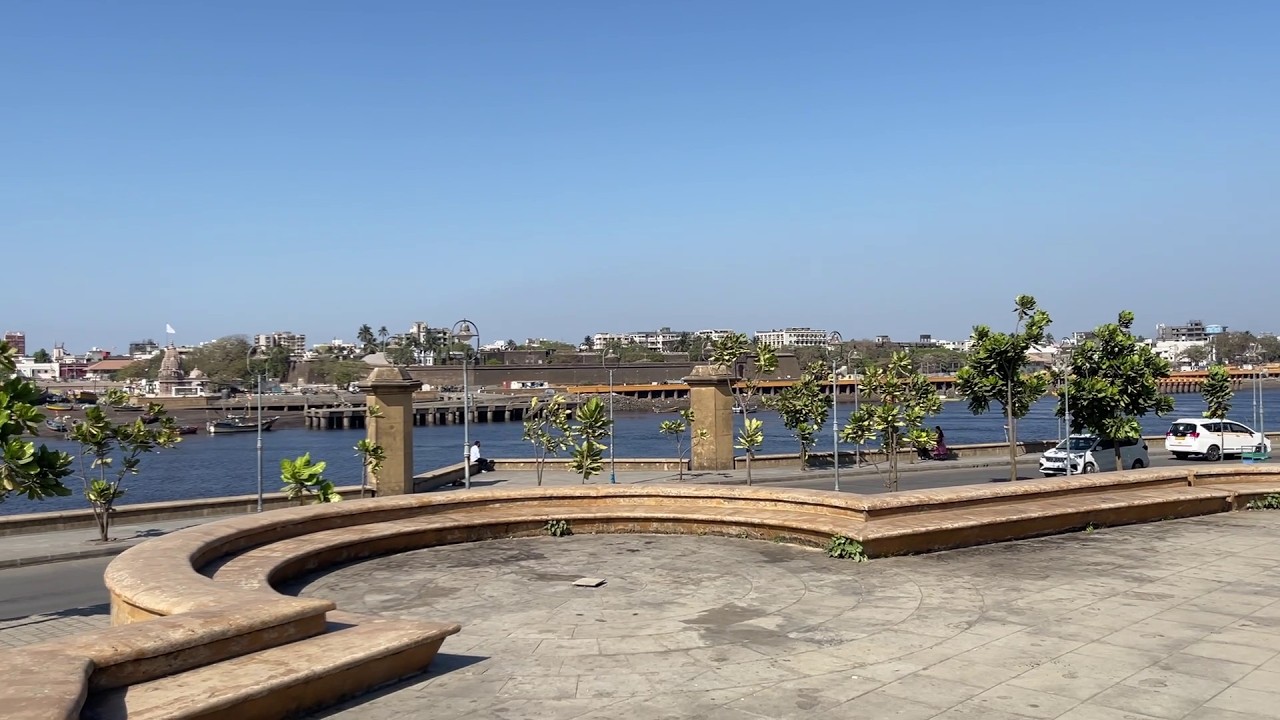 Moti Daman Sea Front Walking Tour | Walking Around Moti Daman Fort & Beach 🌊