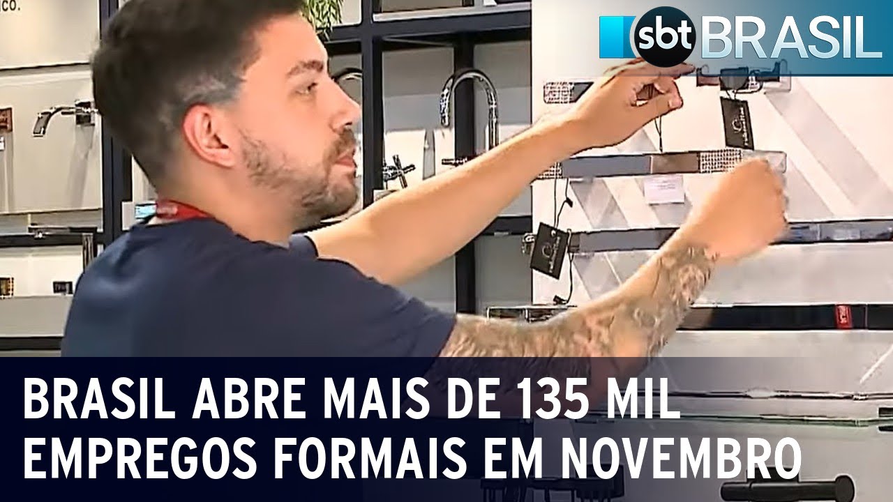 Brasil abre mais de 135 mil empregos formais em novembro | SBT Brasil (28/12/22)